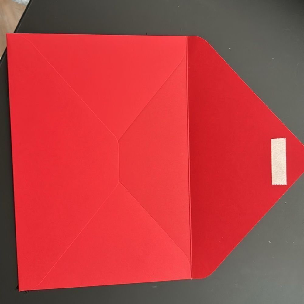 Red Gucci Envelopes 50 - Picture 6 of 6